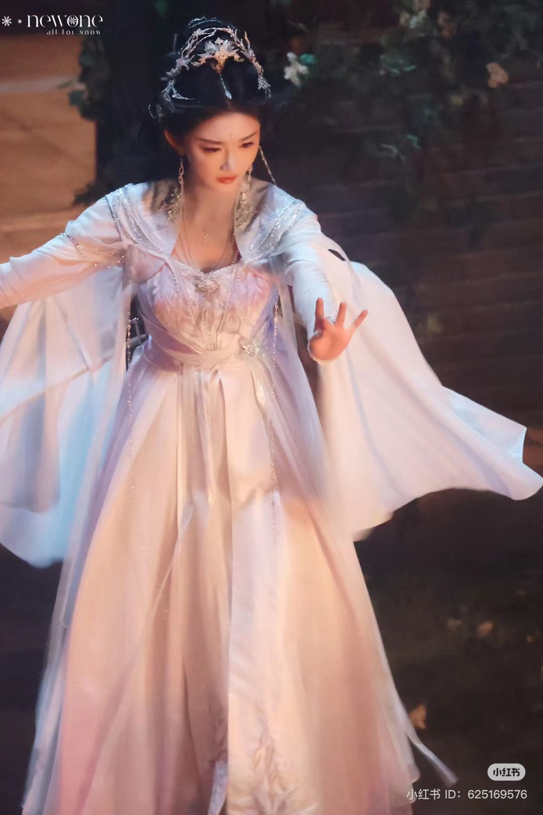 Winter Hanfu Fashion:The Evolution of Traditional Chinese Clothing into Modern Comfort Winter Hanfu Fashion:The Evolution of Traditional Chinese Clothing into Modern Comfort