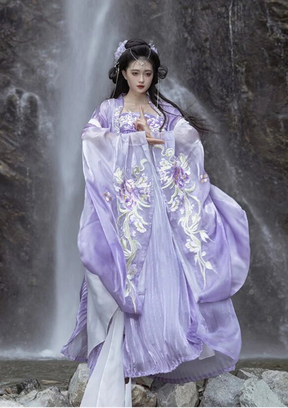 Chinese-Style Hanfu Girls Outfit:A Blend of Tradition and Modernity Chinese-Style Hanfu Girls Outfit:A Blend of Tradition and Modernity