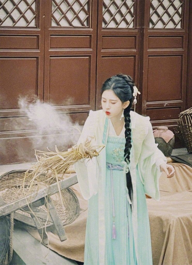 Summer Hanfu Dress for a 12-Year-Old Girl:Thin and Comfortable Styles Summer Hanfu Dress for a 12-Year-Old Girl:Thin and Comfortable Styles