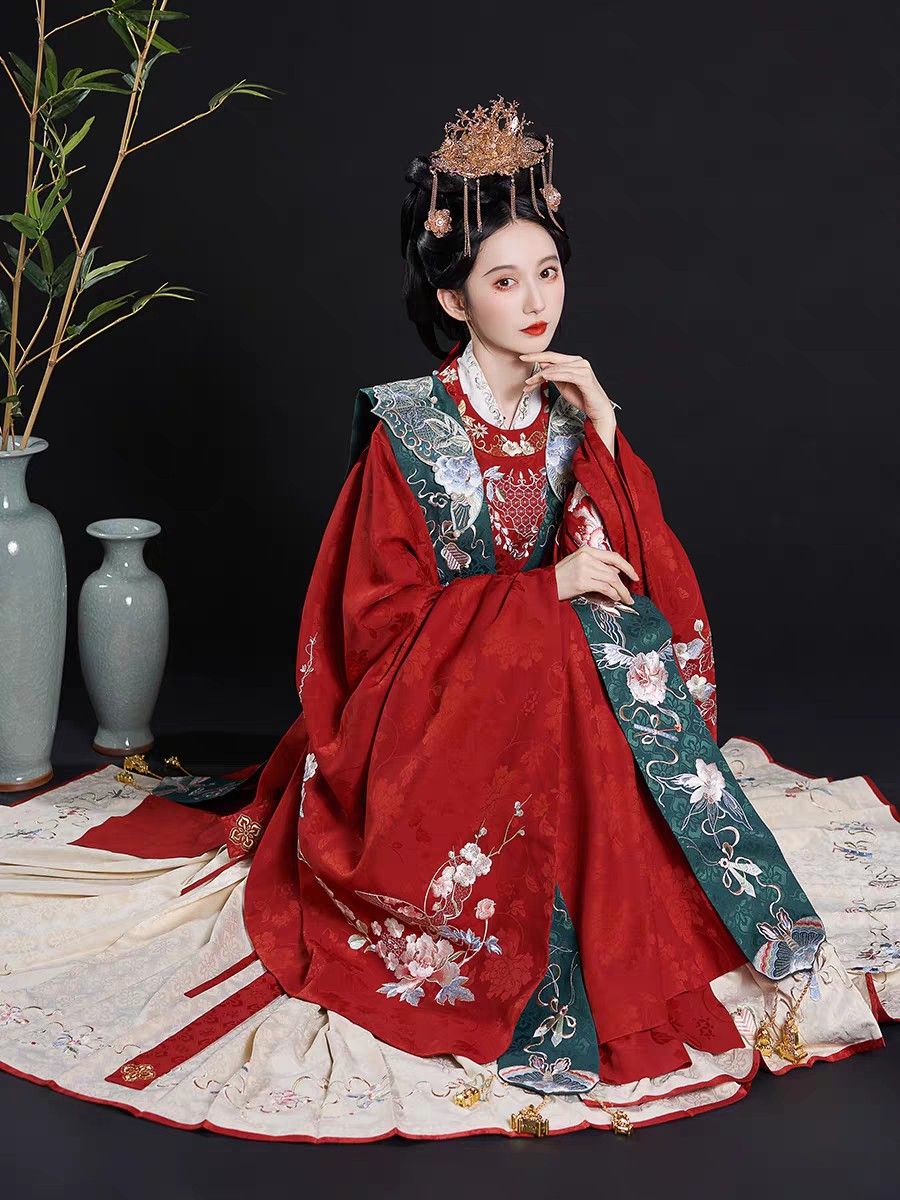 The Elegance of Cheongsam-Inspired Fish Tail Skirt