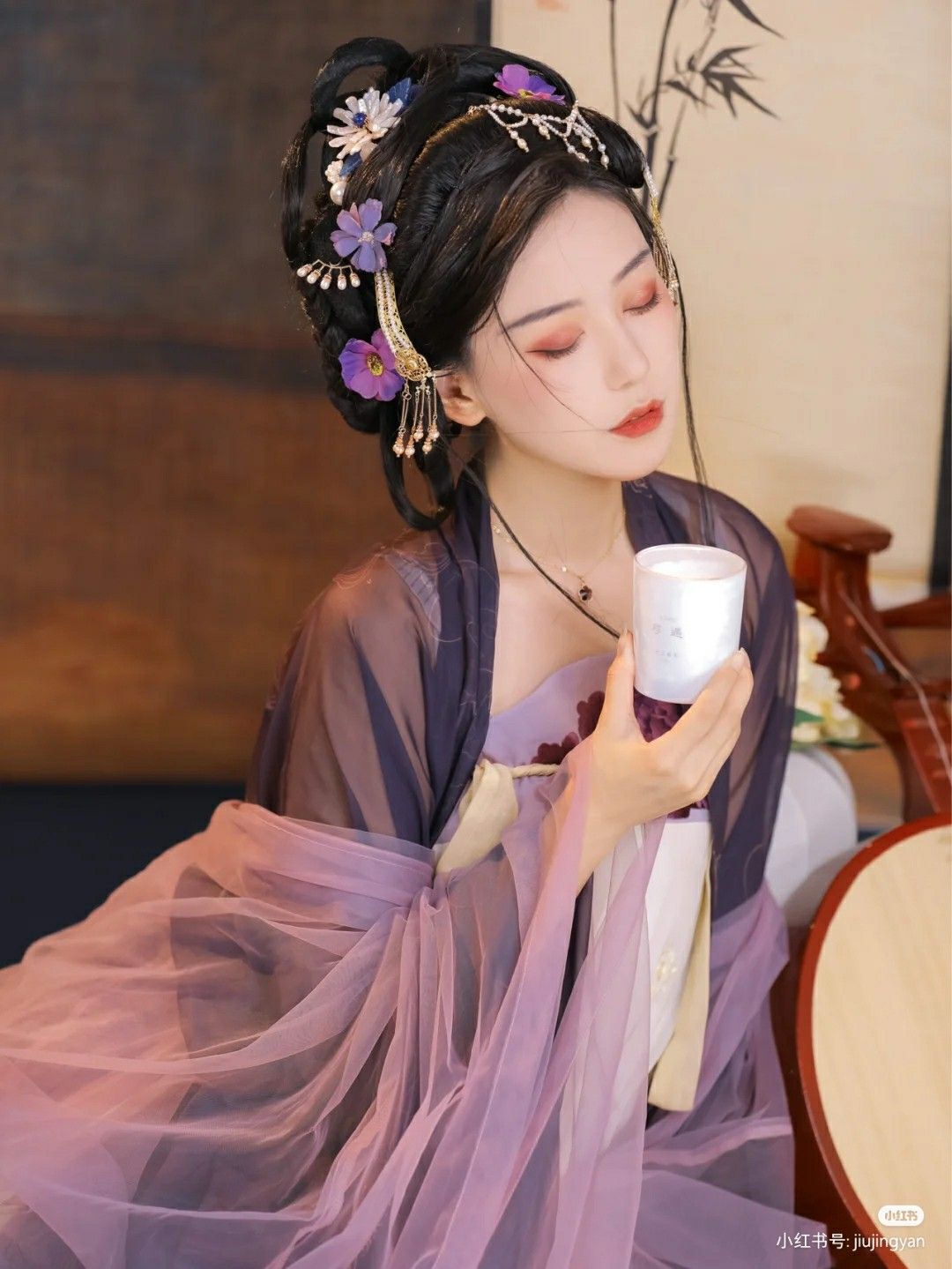 Chinese-Style Skirt:The Enchantment of Ma Mian Qun Half-Skirt with Traditional Charm)