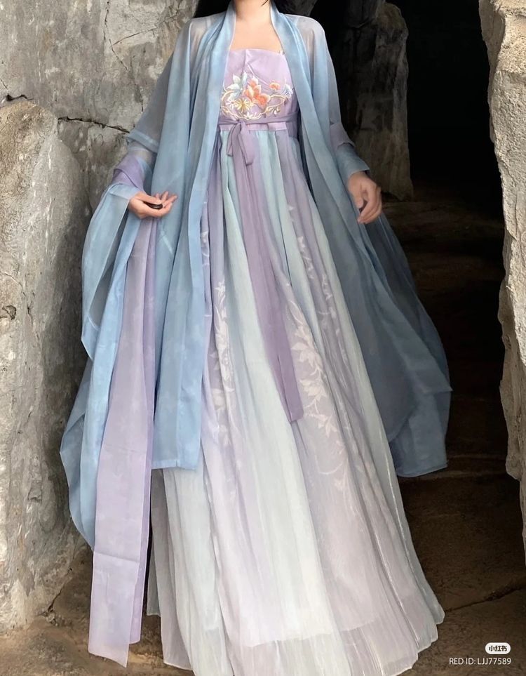 Traditional Chinese Elegance:Young Womens Plus Size Tang-Style Dress for Summer Traditional Chinese Elegance:Young Womens Plus Size Tang-Style Dress for Summer