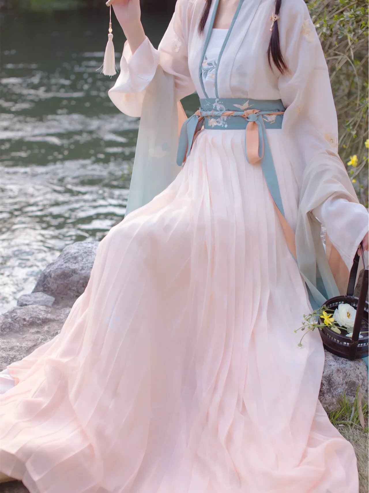 The Mamenqun Headdress:A Blend of Tradition and Elegance The Mamenqun Headdress:A Blend of Tradition and Elegance
