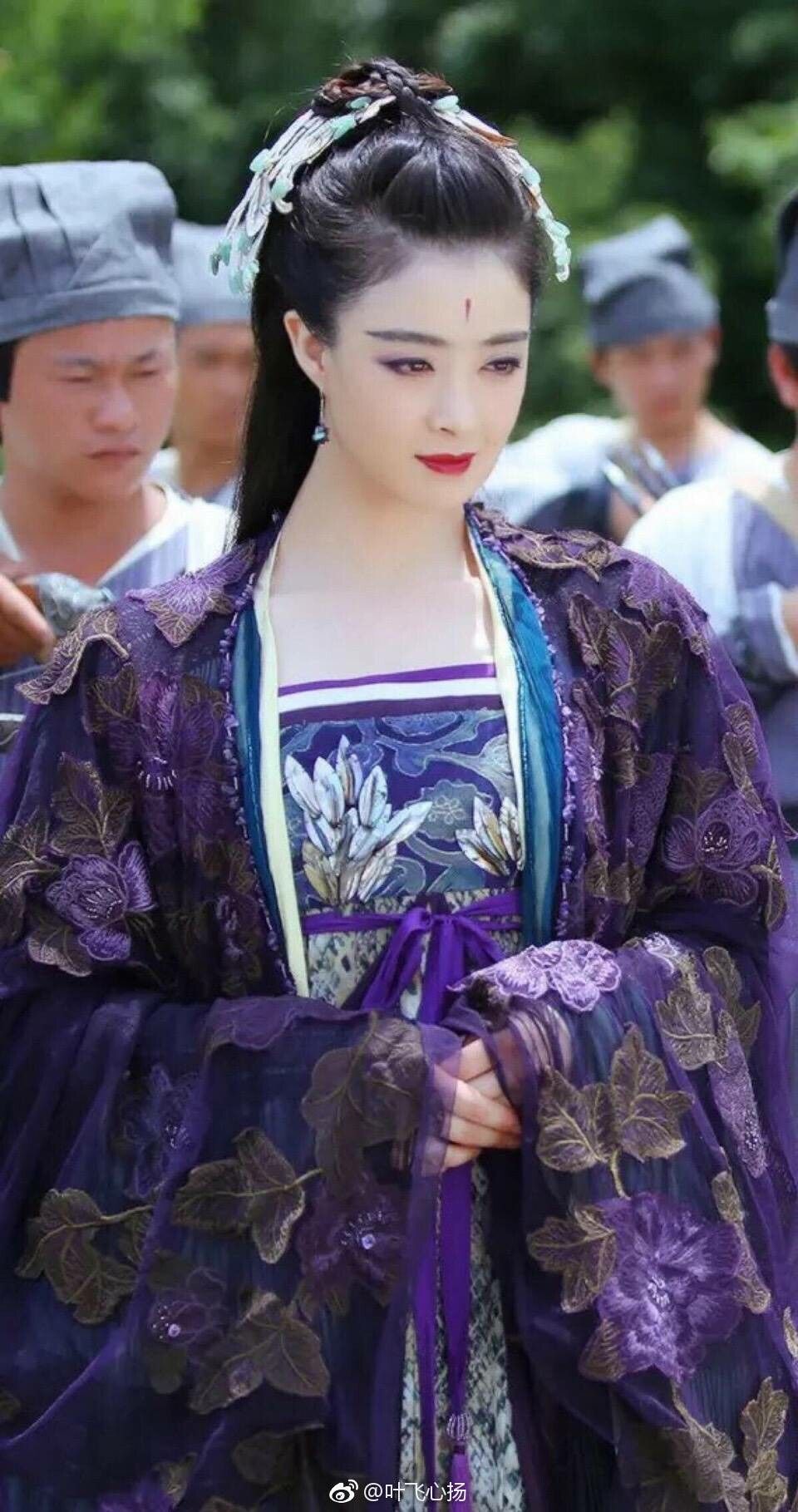 The Revival of Traditional Chinese Cheongsam:The Allure of Mingguo Style The Revival of Traditional Chinese Cheongsam:The Allure of Mingguo Style