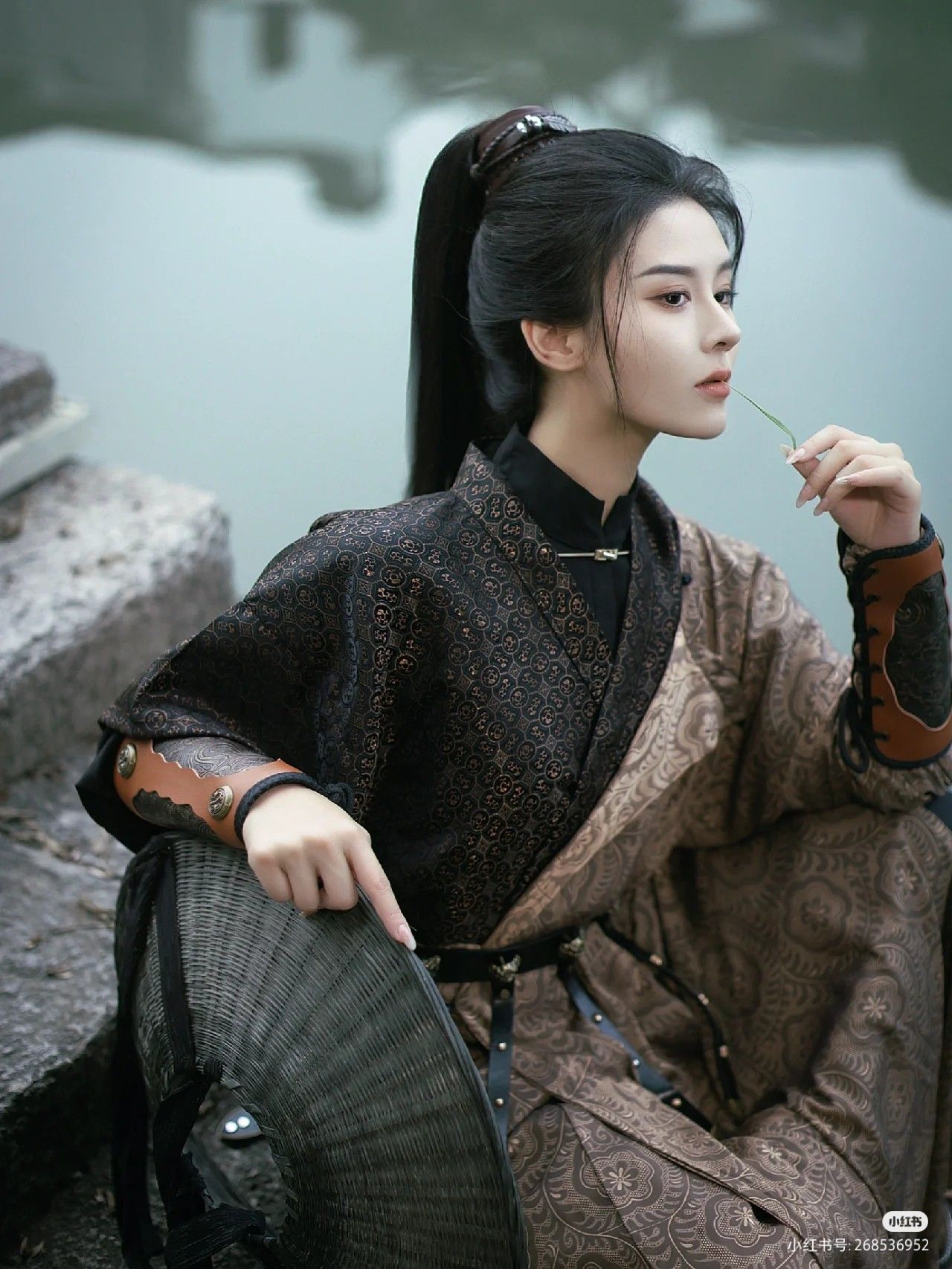Elegant Cheongsam-Style Blouses:Embodying Luxury and Sophistication