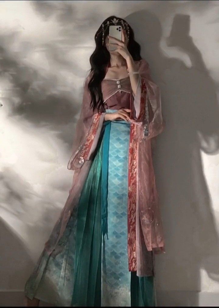 Latest Trends in Short-Style Hanfu Han Chinese Traditional Clothing)