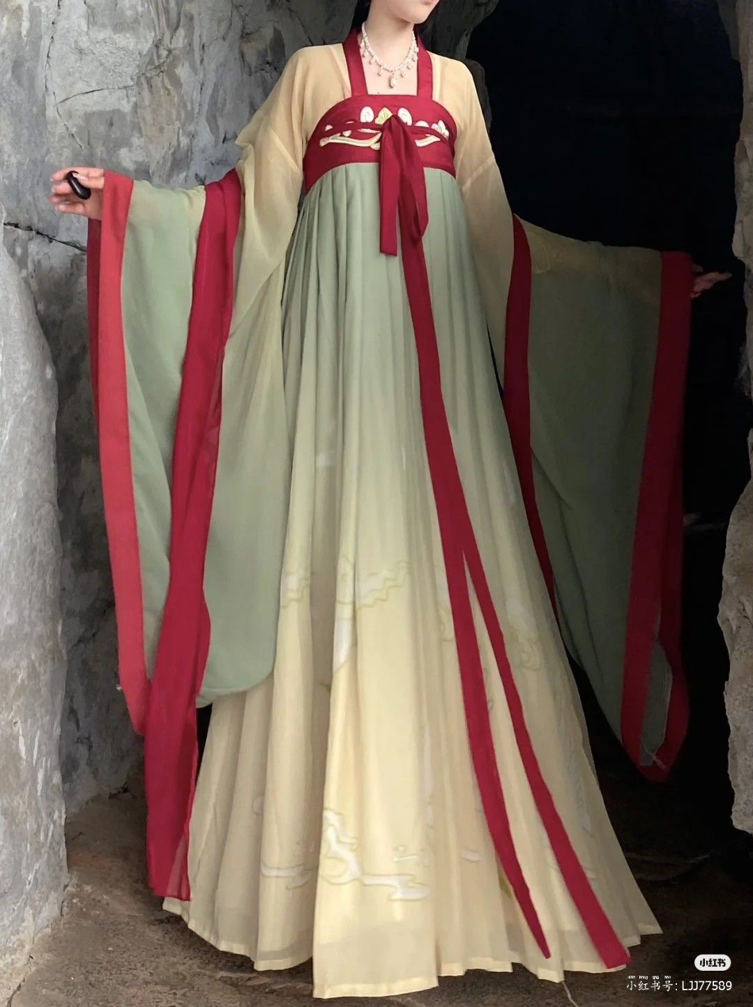 Lotus Pink Hanfu:A Blend of Elegance and Tradition Lotus Pink Hanfu:A Blend of Elegance and Tradition