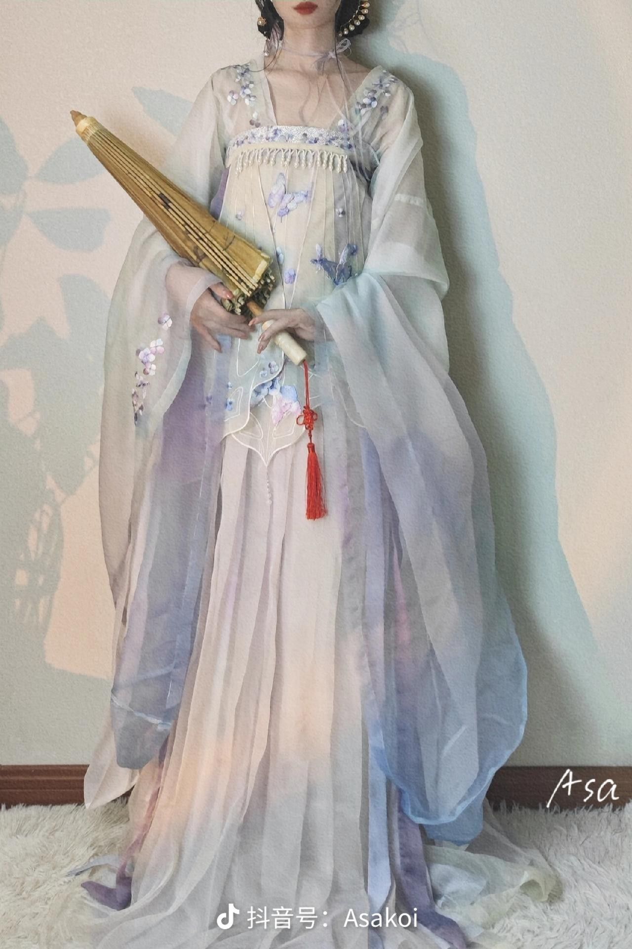 Authentic Original Hanfu Qixiong Full-Set:A Journey into Traditional Elegance Authentic Original Hanfu Qixiong Full-Set:A Journey into Traditional Elegance