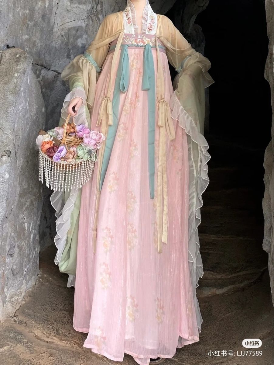 Ancient Childrens Hairstyles in Traditional Chinese Costumes:A Guide to Classic Looks