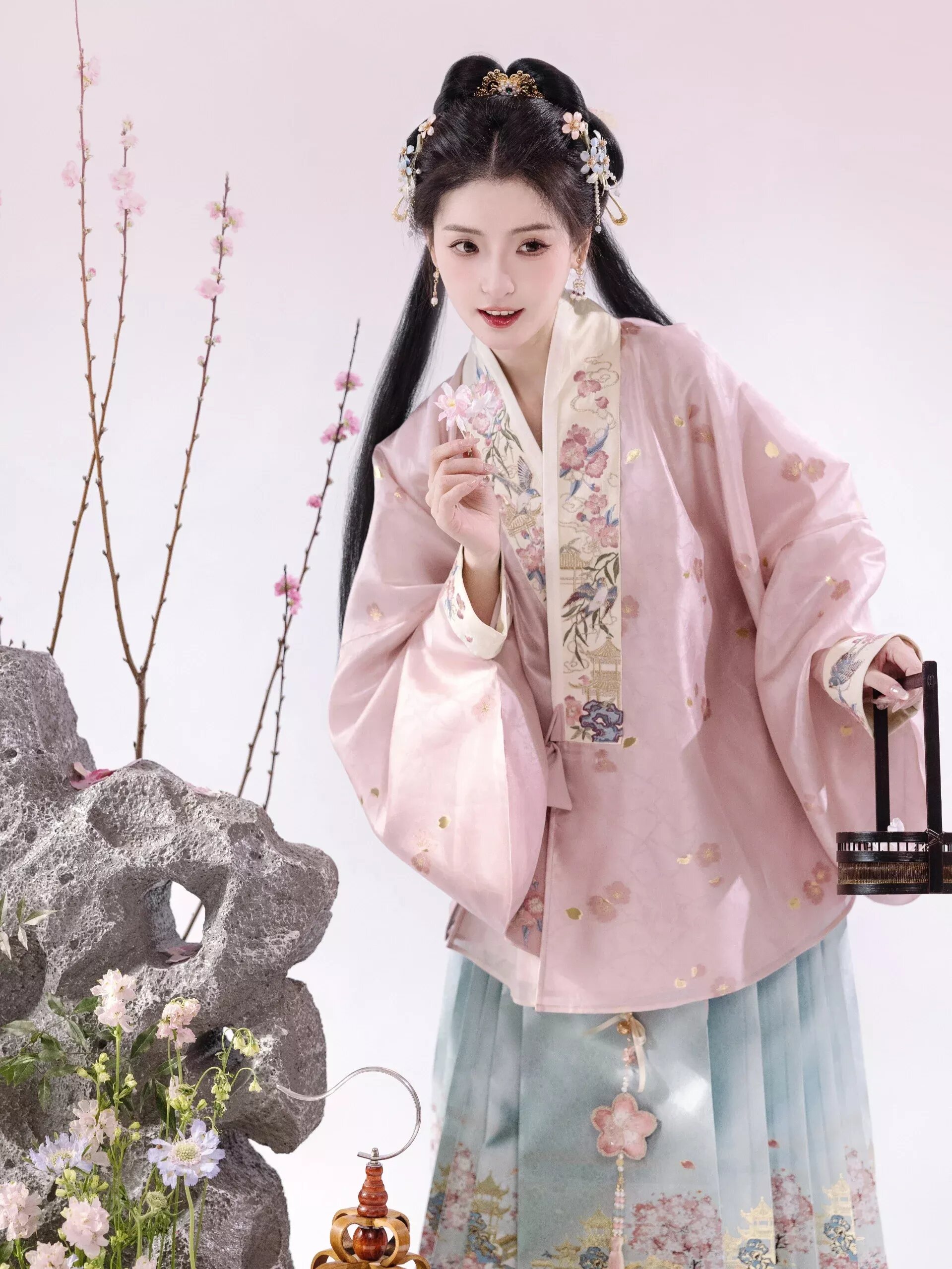 Large Size Hanfu Collared Tops:A Guide to Traditional Elegance Large Size Hanfu Collared Tops:A Guide to Traditional Elegance