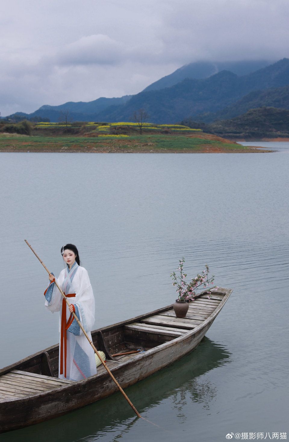 The Enchantment of Chinese Headdresses in Hanfu Fashion The Enchantment of Chinese Headdresses in Hanfu Fashion