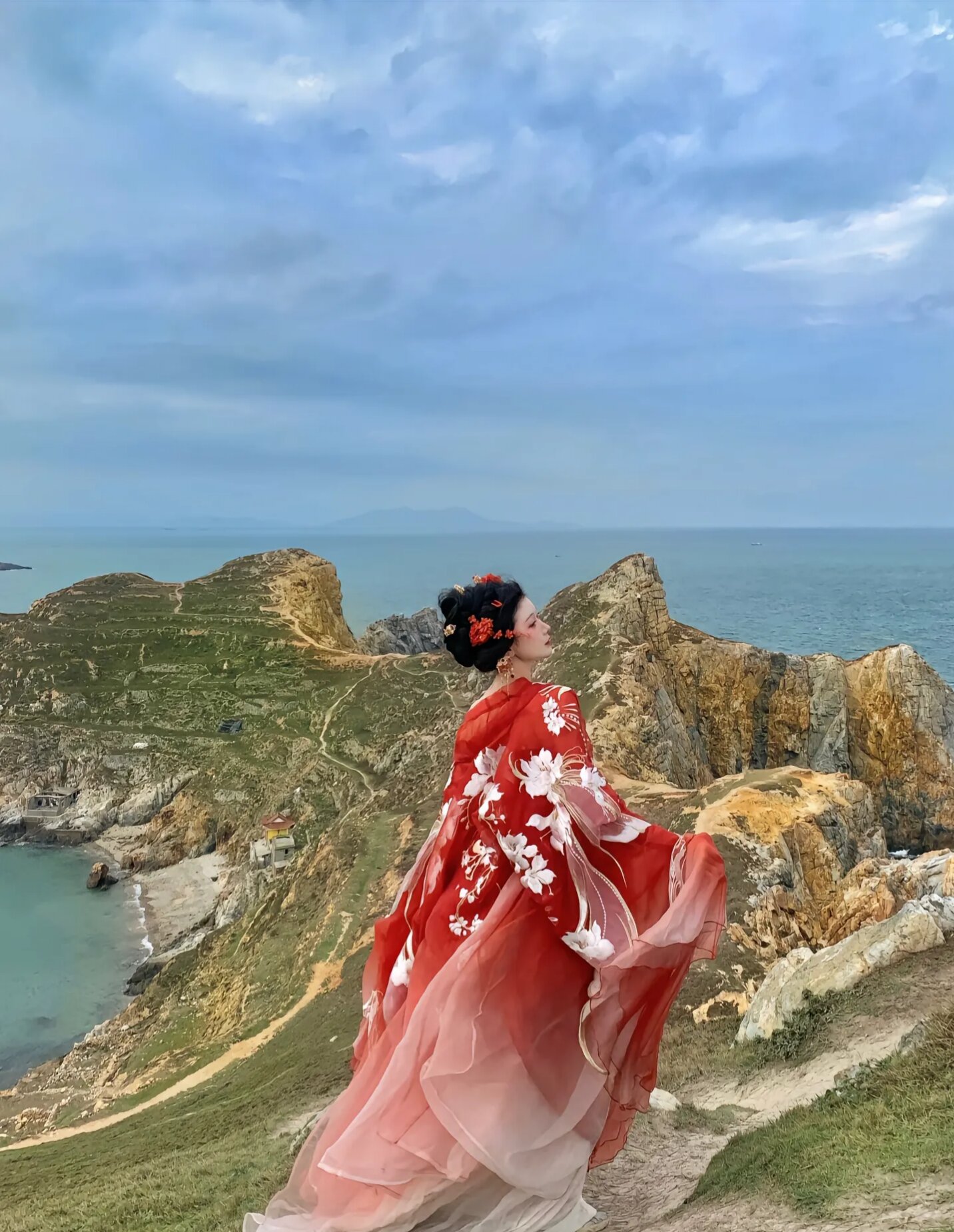Chinese-Style Girls Long-Sleeve Hanfu Dress:A Glimpse into Traditional Elegance Chinese-Style Girls Long-Sleeve Hanfu Dress:A Glimpse into Traditional Elegance