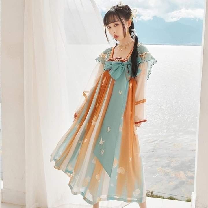Charming Qipao:The Lovely Evolution of Traditional Chinese Fashion in Modern Times Charming Qipao:The Lovely Evolution of Traditional Chinese Fashion in Modern Times