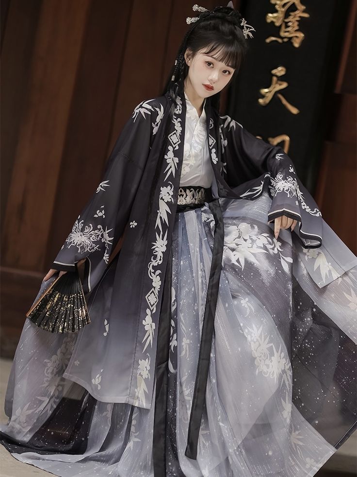 Mori-Inspired Hanfu Fashion:Exploring the Fusion of Traditional Chinese Elegance and Modern茉莉花元素 Mori-Inspired Hanfu Fashion:Exploring the Fusion of Traditional Chinese Elegance and Modern茉莉花元素