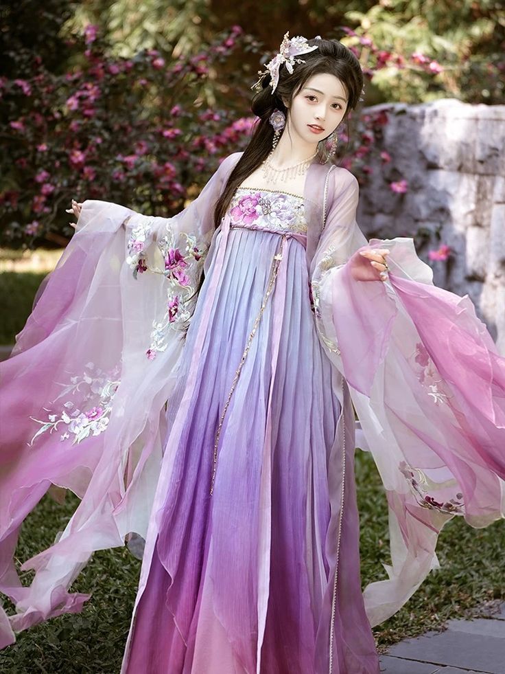 Charming Dance of Original Hanfu:The Enchanting World of Wumei Dance Charming Dance of Original Hanfu:The Enchanting World of Wumei Dance