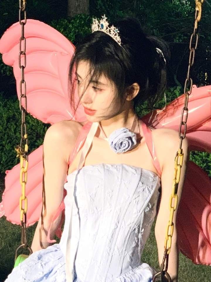 Embracing Seduction in 2021:The New Wave of Cheongsam Elegance