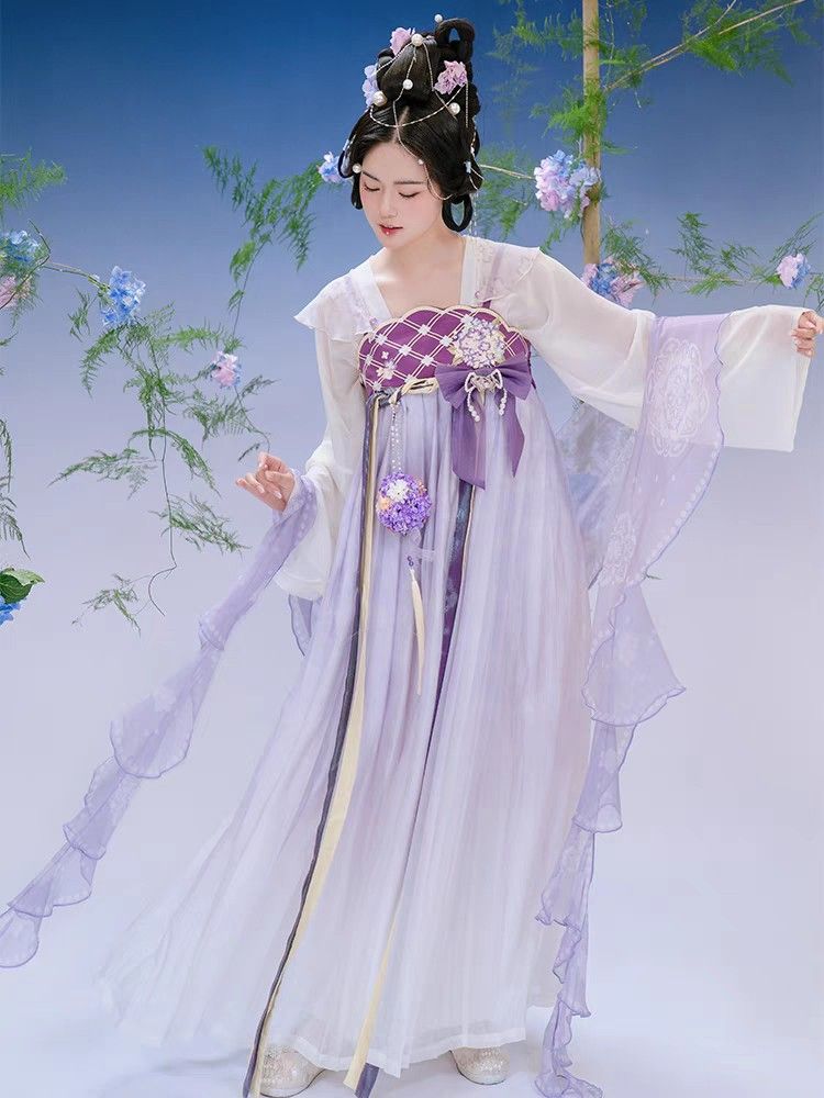 Elegant Qipao Women:Embracing the Essence of Grace and Refinement Elegant Qipao Women:Embracing the Essence of Grace and Refinement