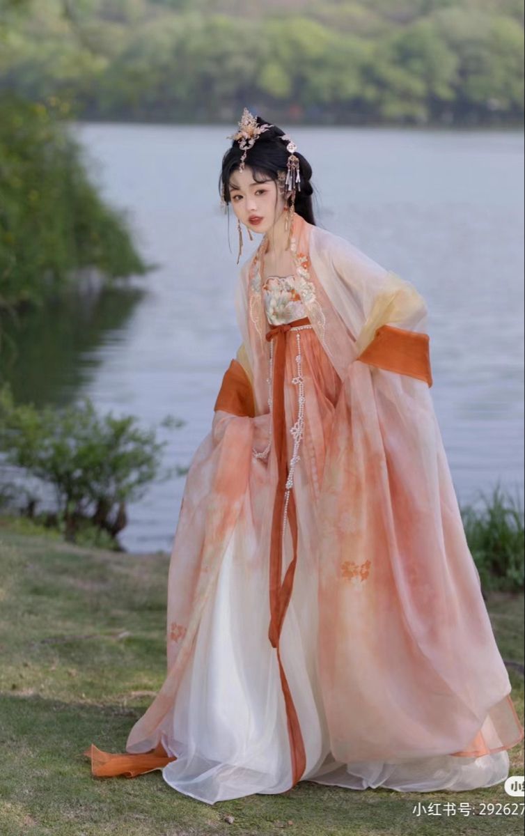 Ancient Chinese Costume:The Traditional Hanfu for Grade Five Students