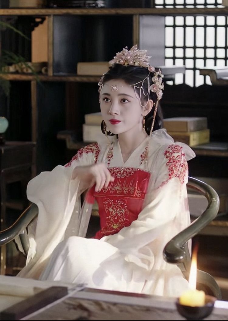Everyday Wearability of Hanfu Shoes:A Guide to Modern Comfort in Traditional Style Everyday Wearability of Hanfu Shoes:A Guide to Modern Comfort in Traditional Style