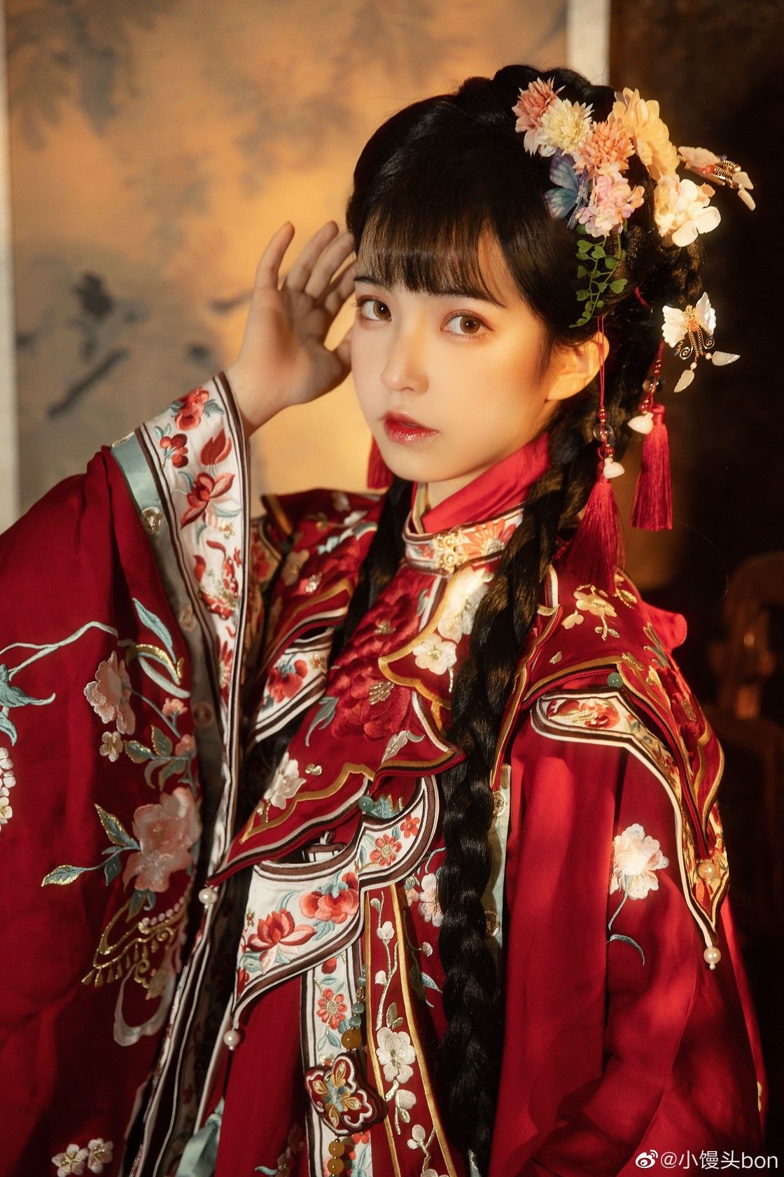 The Charm of an Orange-Red Skirt with Horseface Pattern The Charm of an Orange-Red Skirt with Horseface Pattern