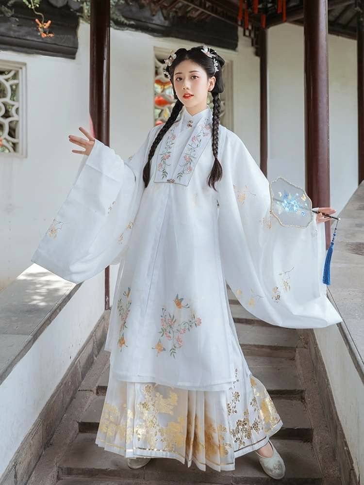 Traditional Charm of Chinese Tang-Style Womens Medium-Length Blouse Traditional Charm of Chinese Tang-Style Womens Medium-Length Blouse