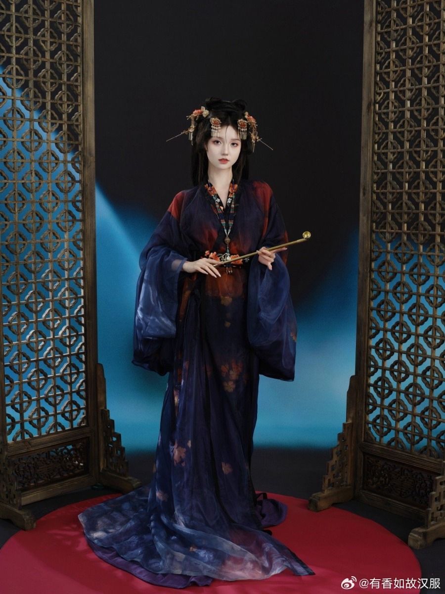 Pure Color Elegant Qipao:A Symbol of Grace and Refinement Pure Color Elegant Qipao:A Symbol of Grace and Refinement