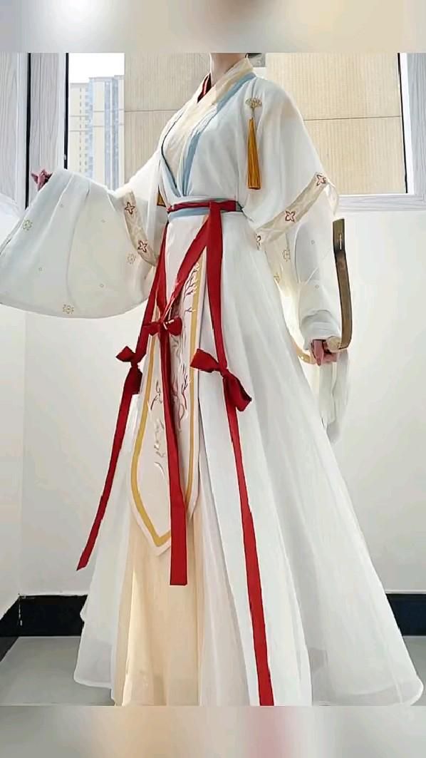 Elegant Summer Tang-Style Womens Clothing Set Elegant Summer Tang-Style Womens Clothing Set