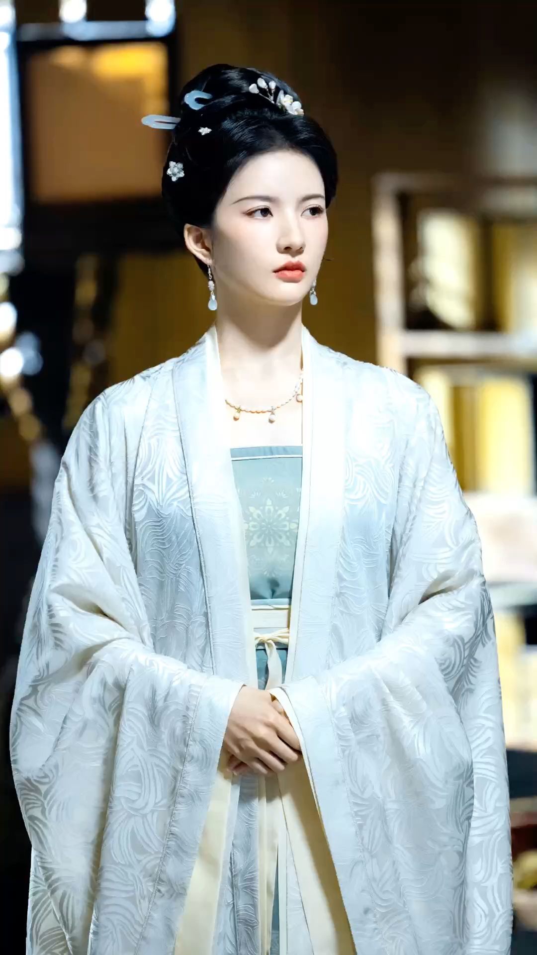 Little Hanfu Girl in Summer:The Enchantment of Traditional Chinese Attire Little Hanfu Girl in Summer:The Enchantment of Traditional Chinese Attire