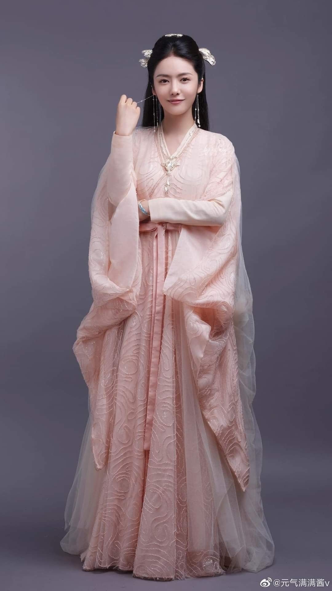 Ancient Chinese Style of Hanfu Shoes for Women:Exploring the Beauty of Traditional Chinese Footwear Ancient Chinese Style of Hanfu Shoes for Women:Exploring the Beauty of Traditional Chinese Footwear