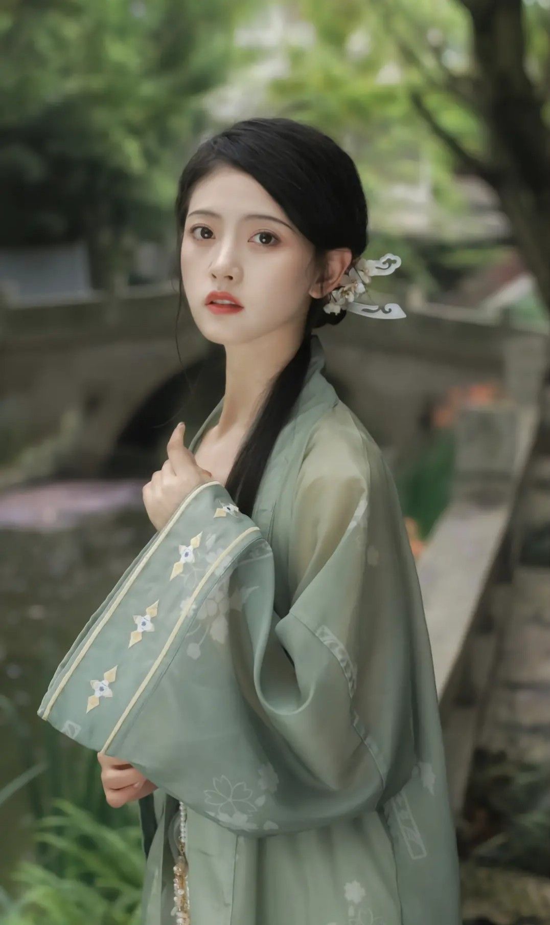 Summer Hanfu Fashion for Little Girls:A Guide to Chinese Traditional Dress for Big Kids