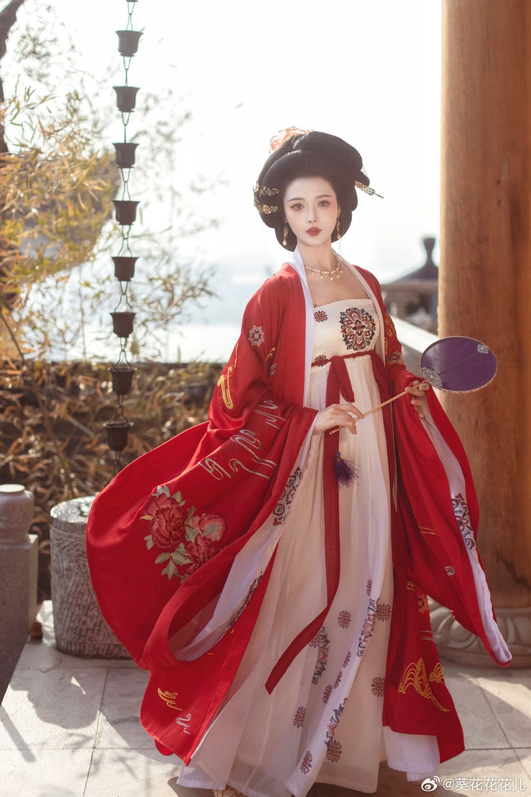 The Elegance of Green Cheongsam:A Closer Look at Grass Green Beauty