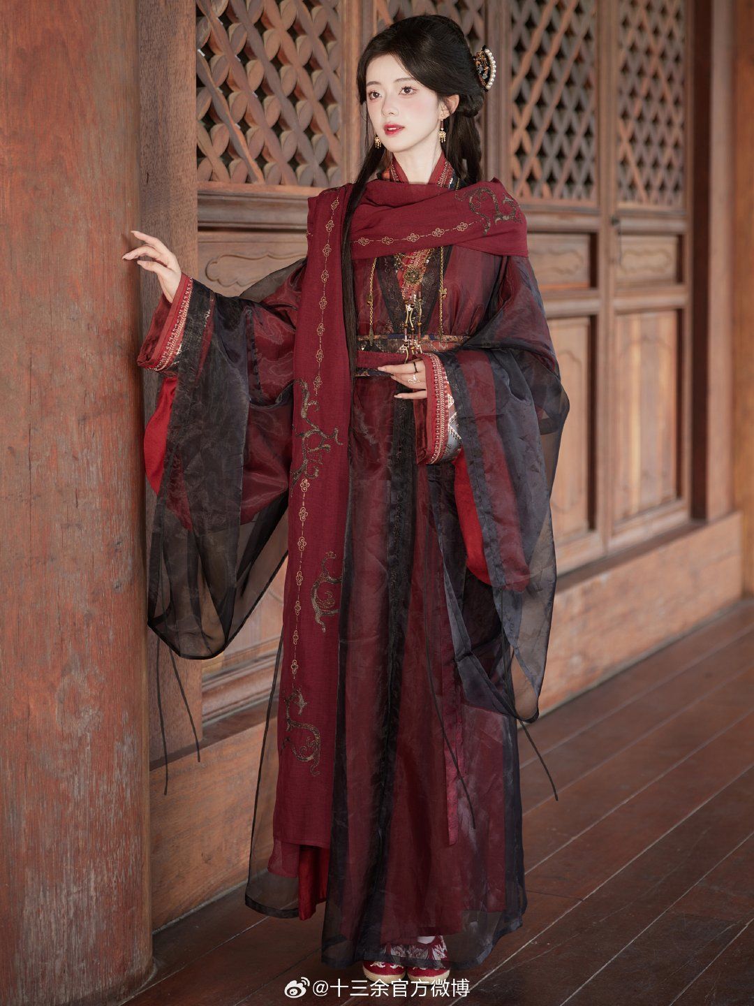 Reinventing the Cheongsam:Sleeveless Innovations in Traditional Elegance Reinventing the Cheongsam:Sleeveless Innovations in Traditional Elegance
