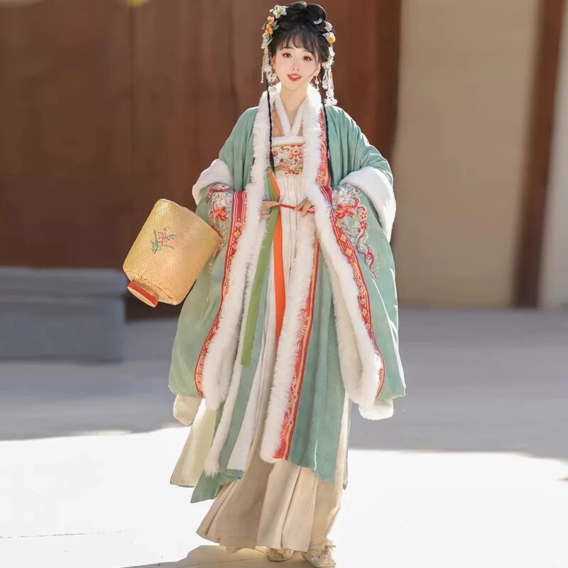 Traditional Elegance Revived:The New Wave of Tang Suit-Style Dress and Cheongsam Skirts Traditional Elegance Revived:The New Wave of Tang Suit-Style Dress and Cheongsam Skirts