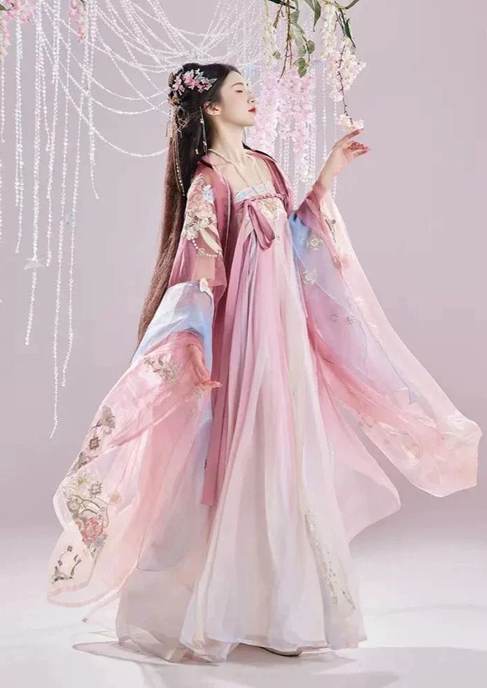 Elegance of Traditional Chinese Clothing:The Splendor of Yuxiu Hanfu Elegance of Traditional Chinese Clothing:The Splendor of Yuxiu Hanfu