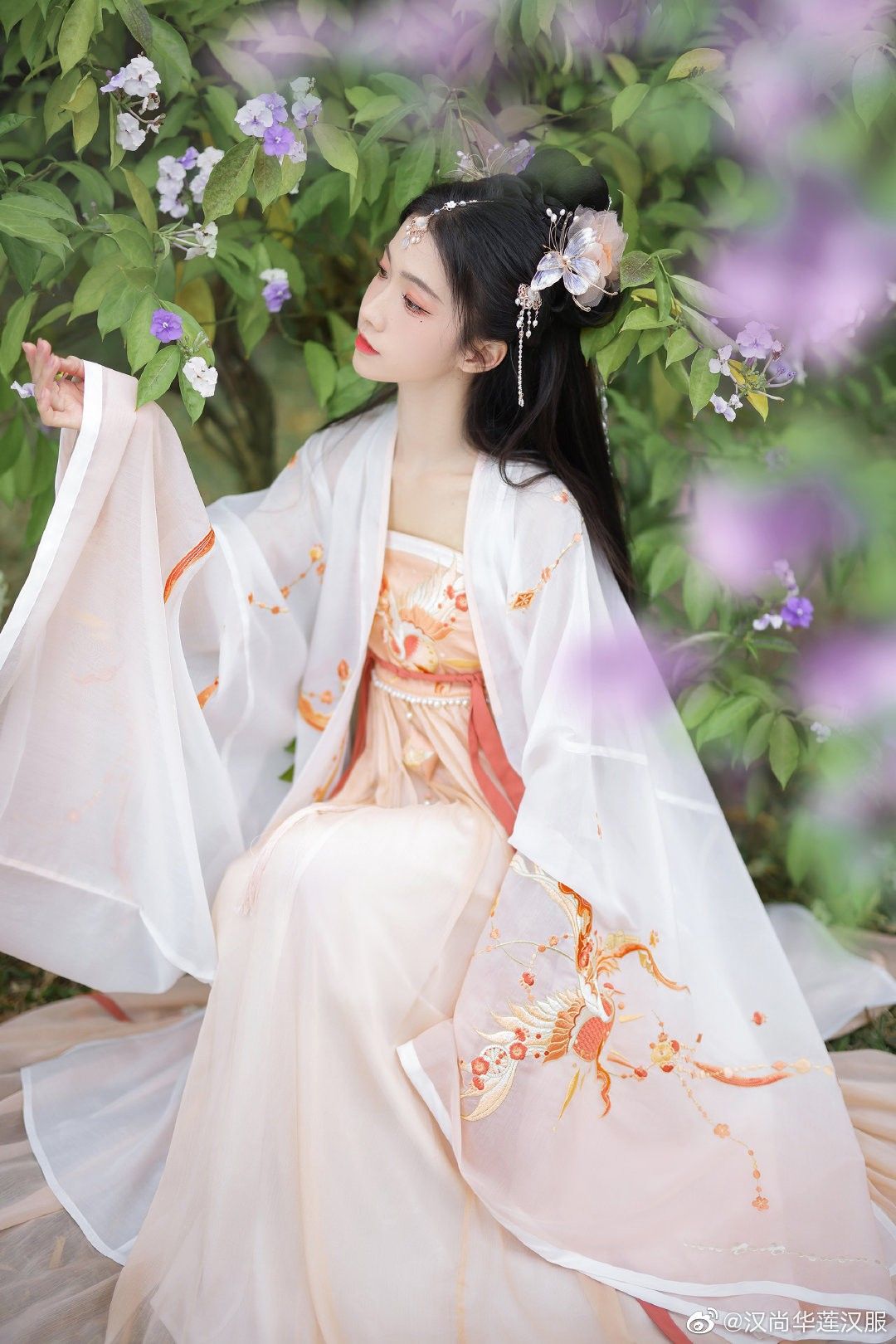 The Splendor of Tang Hanfu Dolls:A Journey into Traditional Chinese Fashion