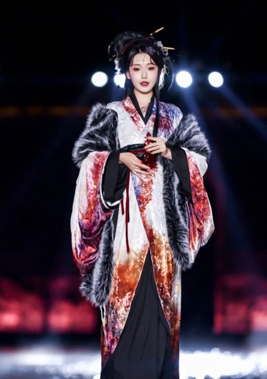 The Splendor of Hanfu:The Cultural Significance of Qiyao with the Flower of the Otherworld The Splendor of Hanfu:The Cultural Significance of Qiyao with the Flower of the Otherworld