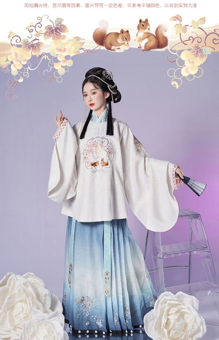 The Evolution of Shorts and Cheongsam:A Blend of Fashion and Tradition