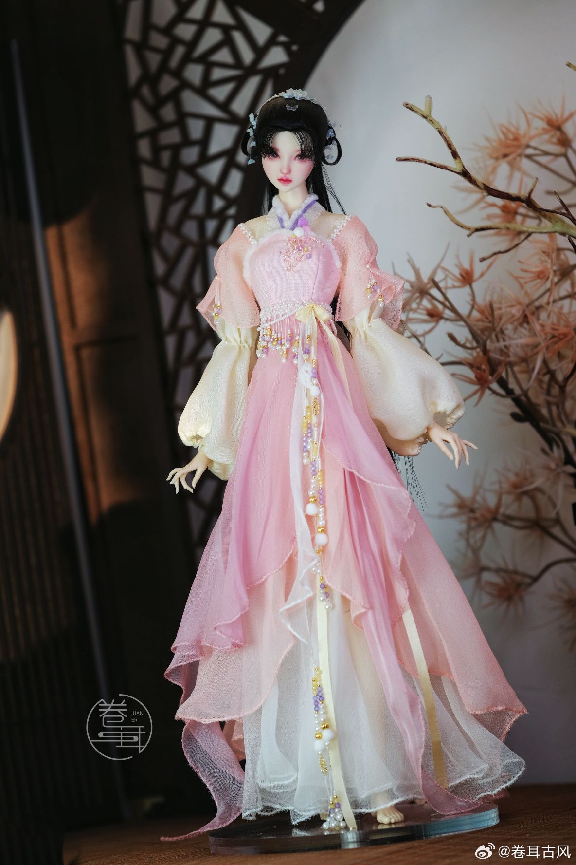 Exploring the Elegance of Green Hanfu:The Traditional Chinese Clothing