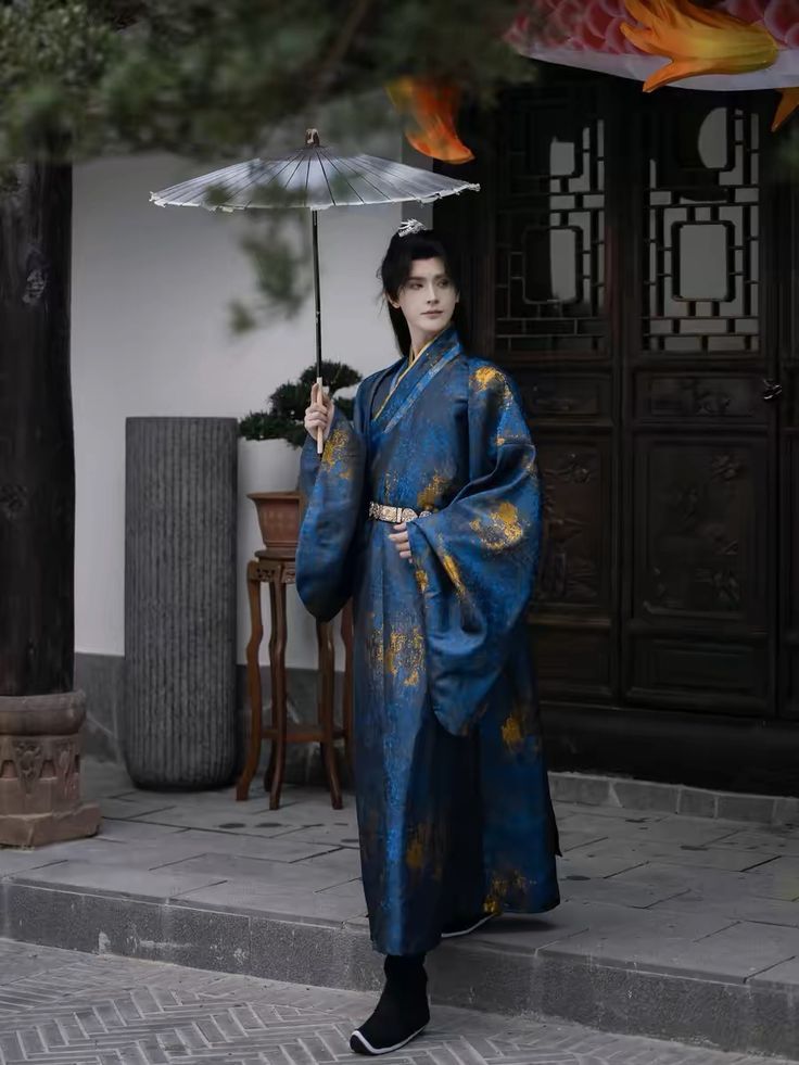 Traditional Tang-Style Cheongsam Blouse for Women:A Blend of Elegance and Heritage Traditional Tang-Style Cheongsam Blouse for Women:A Blend of Elegance and Heritage