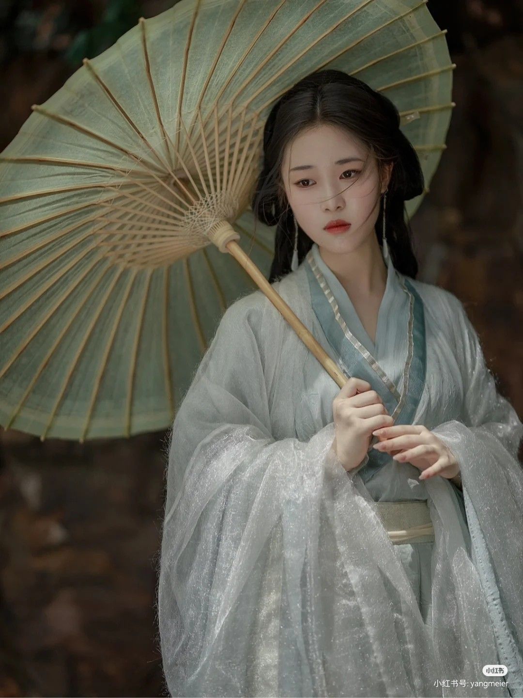 Zhang Xiaofeis Qipao Style:Embracing the Classic Elegance Zhang Xiaofeis Qipao Style:Embracing the Classic Elegance