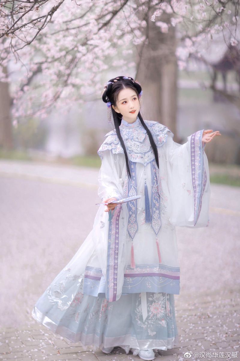 Childrens Dancewear:The Revival of Traditional Hanfu Costumes