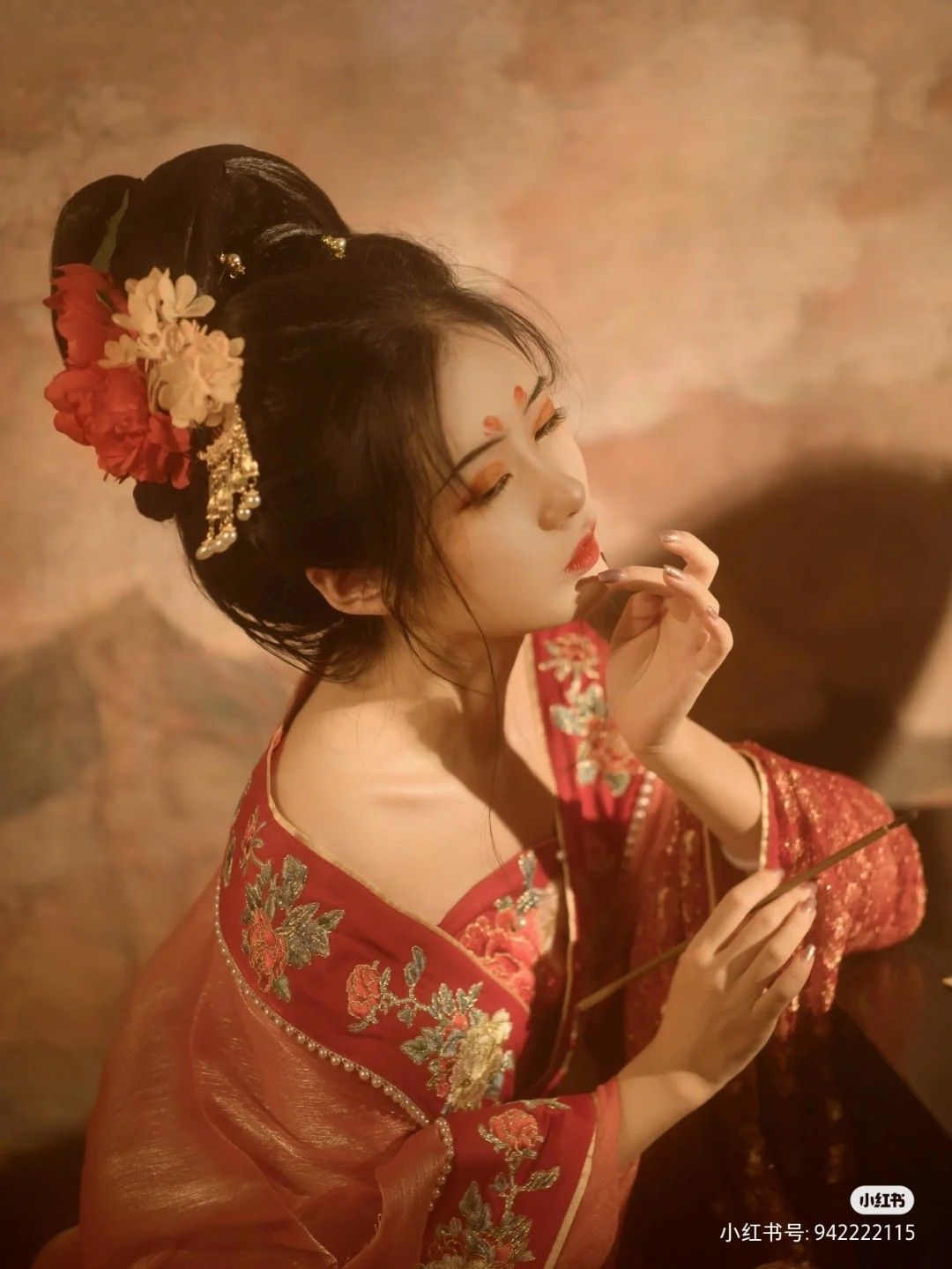 Traditional Chinese New Years Clothing:The Elegance of Tang-Style女装 Traditional Chinese New Years Clothing:The Elegance of Tang-Style女装