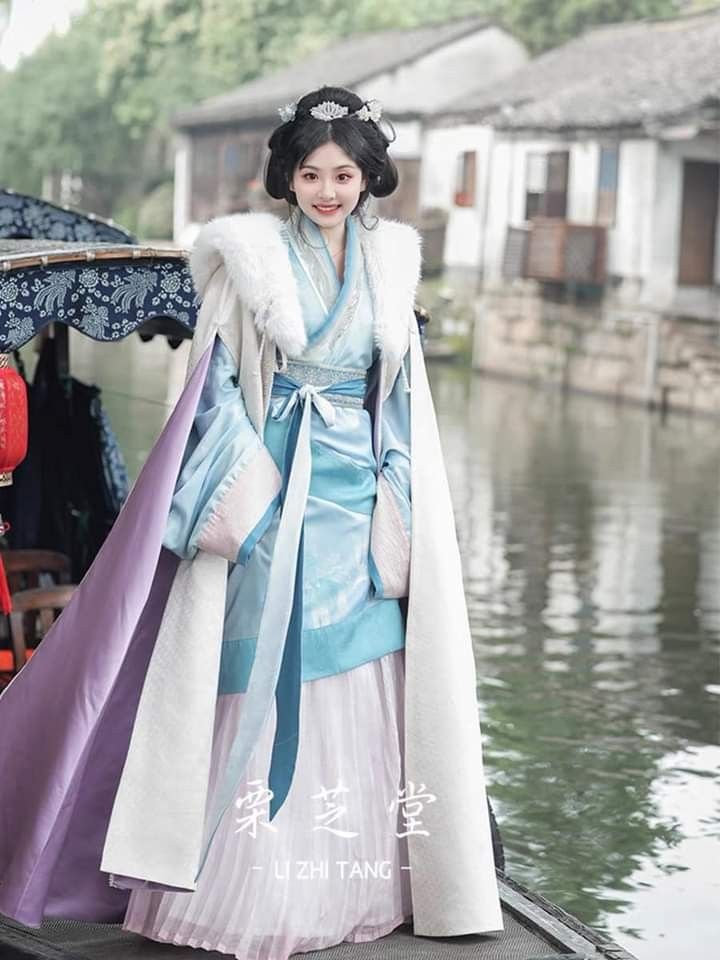 The Enchantment of Lunar White Hanfu:Unraveling the Elegance of Traditional Chinese Clothing The Enchantment of Lunar White Hanfu:Unraveling the Elegance of Traditional Chinese Clothing