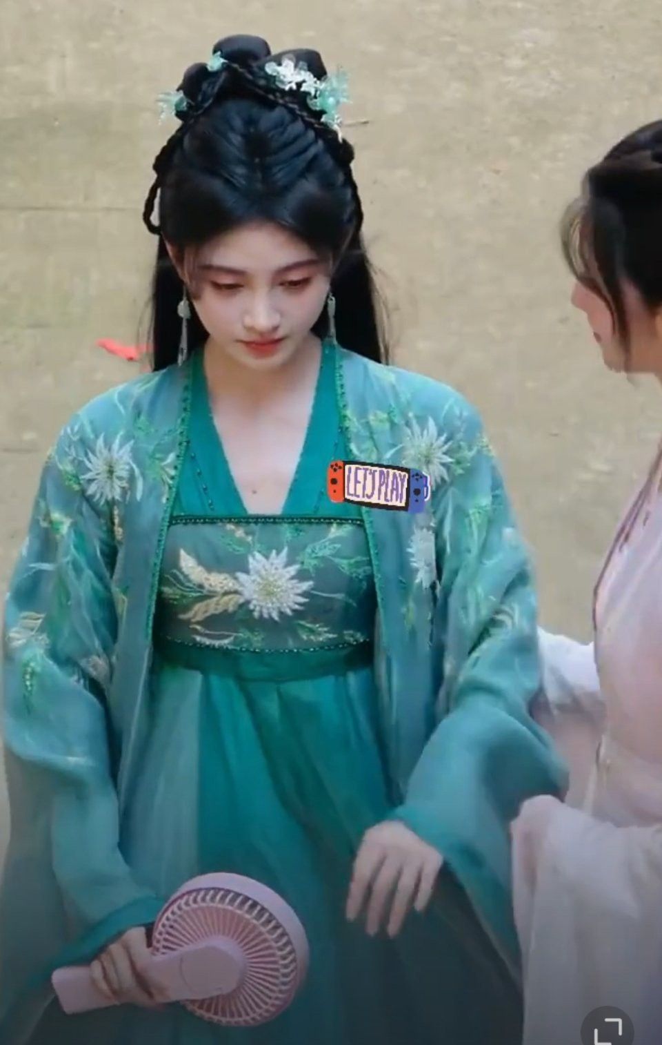 Original Hanfu Costume for Girls in Winter:A Blend of Tradition and Modernity Original Hanfu Costume for Girls in Winter:A Blend of Tradition and Modernity