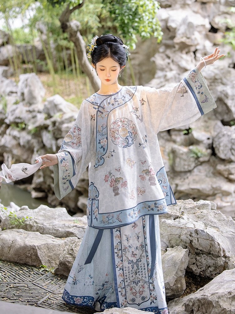 Chén XīYuán Style Hanfu Fashion:Exploring the Rise of Traditional Elegance in Modern Times Chén XīYuán Style Hanfu Fashion:Exploring the Rise of Traditional Elegance in Modern Times
