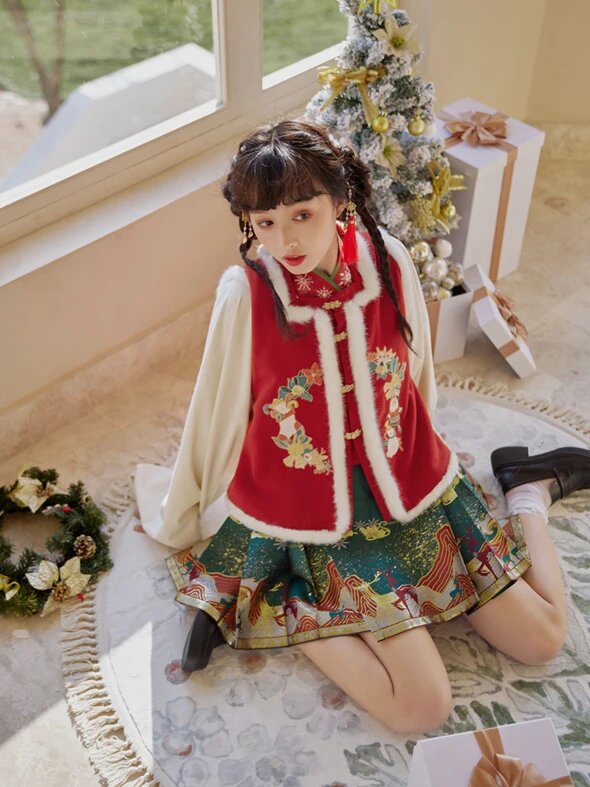 Reinventing Hanfu:The Evolution of Traditional Chinese Elements in Modern Fashion Reinventing Hanfu:The Evolution of Traditional Chinese Elements in Modern Fashion