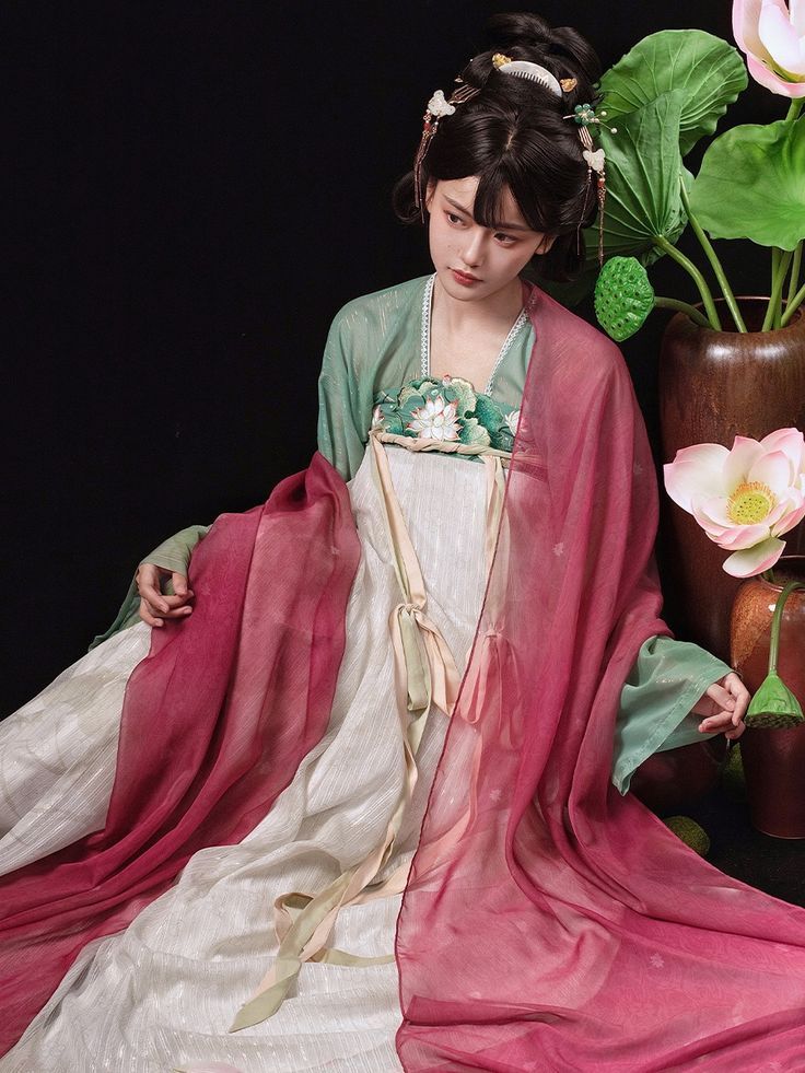 The Power of Hanfu:Junior Middle School Girl Student Embracing Traditional Chinese Elegance The Power of Hanfu:Junior Middle School Girl Student Embracing Traditional Chinese Elegance