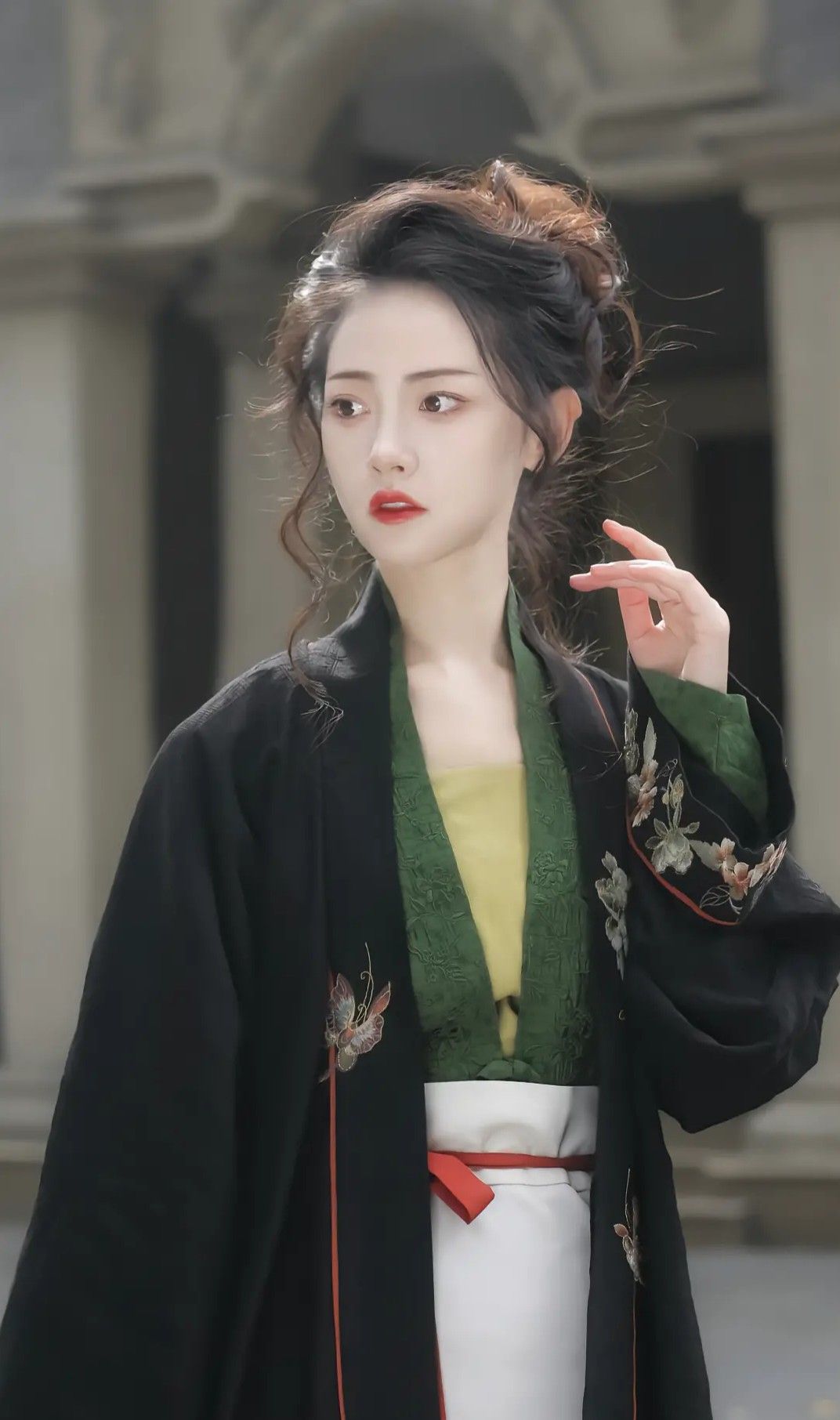 Starry Sky Deer:The Enchantment of Hanfu Fashion in Traditional Chinese Splendor Starry Sky Deer:The Enchantment of Hanfu Fashion in Traditional Chinese Splendor