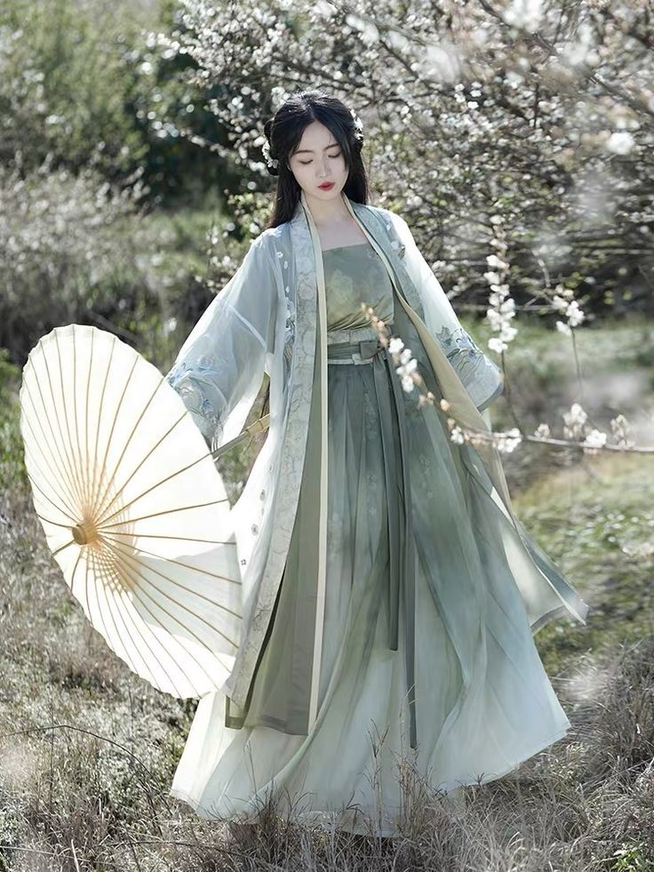 The Evolution of Chinese-Style Bridesmaid Attire:The Revival of Hanfu Traditional Elegance The Evolution of Chinese-Style Bridesmaid Attire:The Revival of Hanfu Traditional Elegance