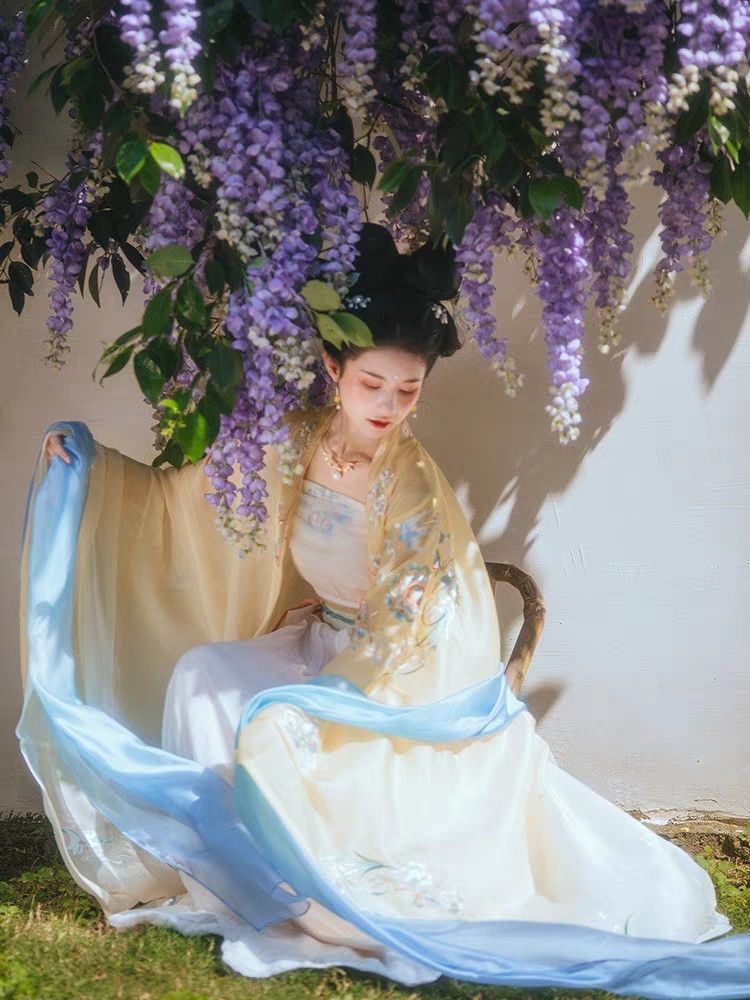 Elegant仙风道骨,女性汉服古风之美 Elegant仙风道骨,女性汉服古风之美